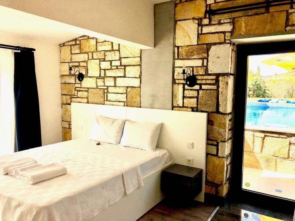 Victoria Hotel And Lounge フォチャ エクステリア 写真